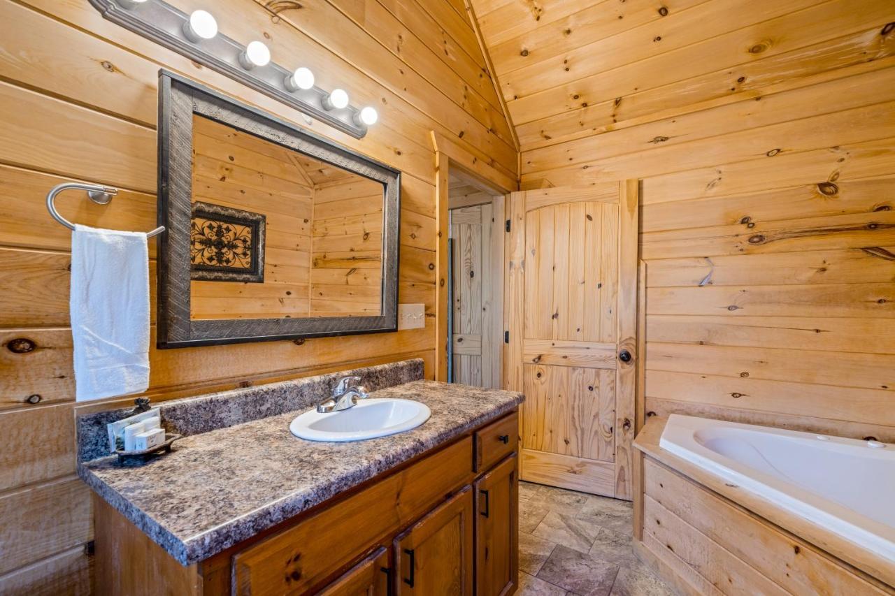 Blue Ridge Bear Bungalow Exterior foto